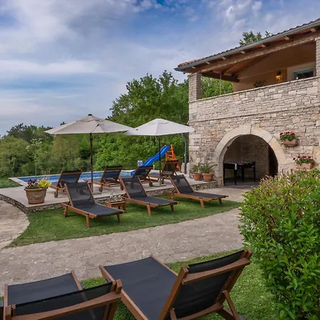Hébergement de vacances Casa Karnevali *