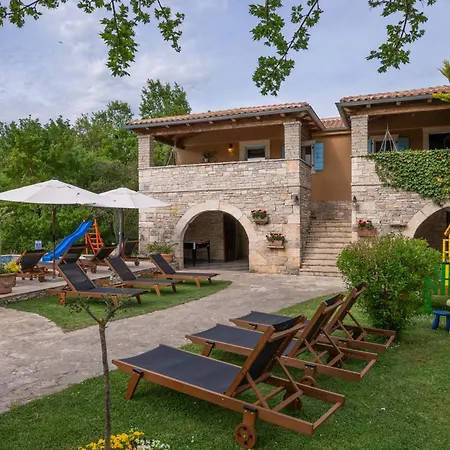 Hébergement de vacances Casa Karnevali *