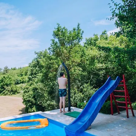 펜션 Casa Karnevali Žminj