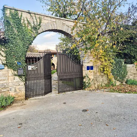 Casa Karnevali Zminj